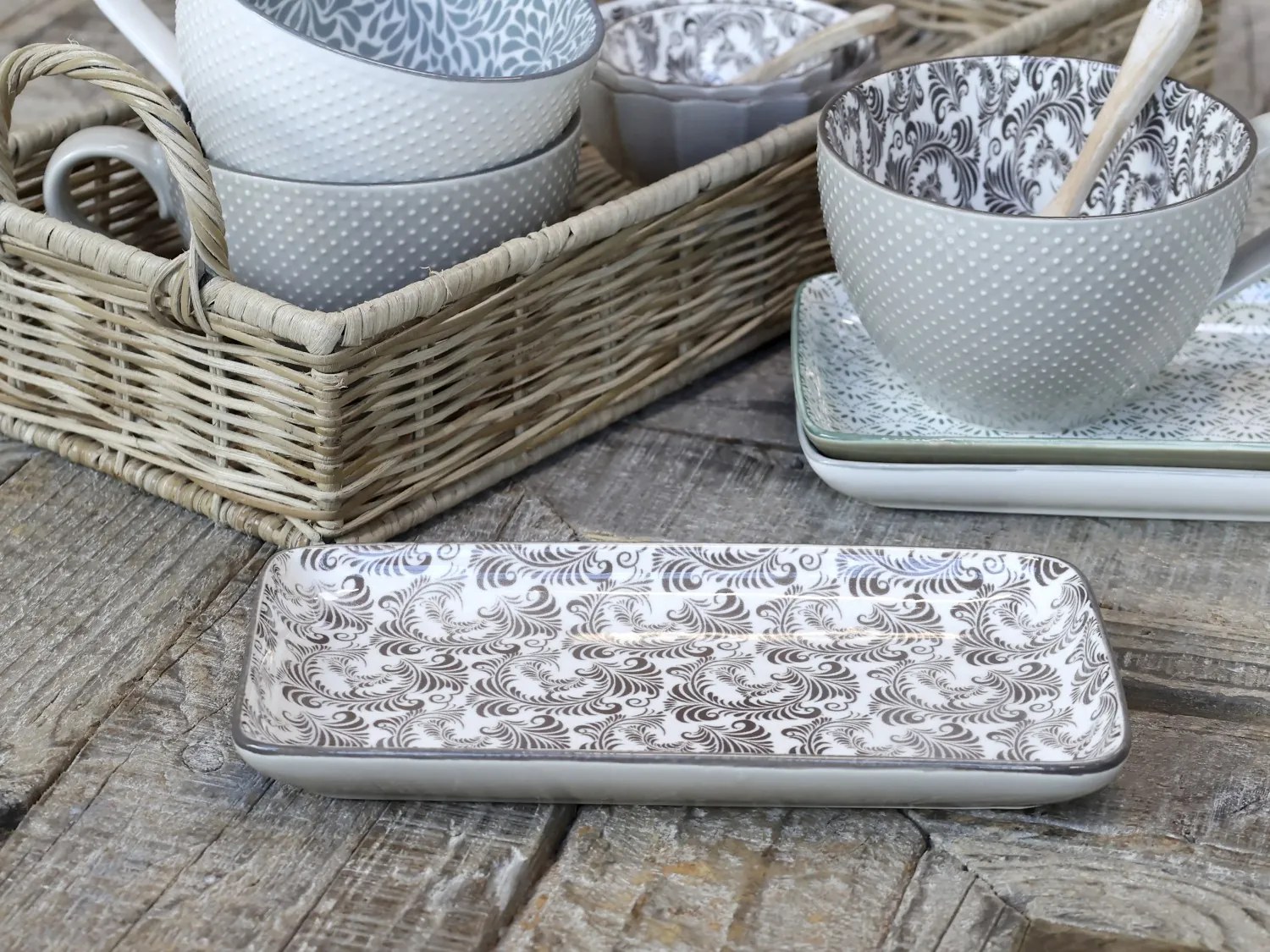 Mocca porcelánová tácka s ornamentami Arés Mocca - 20*11*2cm