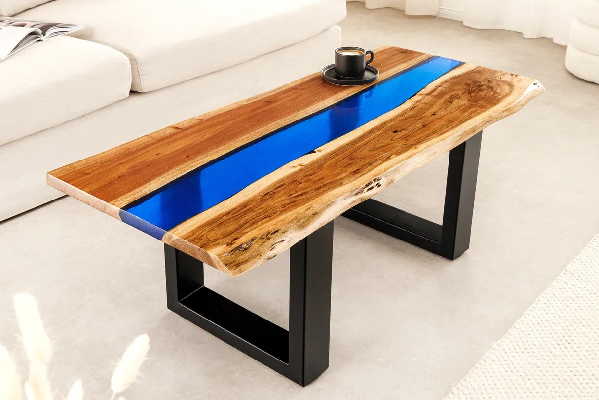 Konferenčný stolík LIQUID 110 cm akáciové drevo s modrým epoxidovým pásom