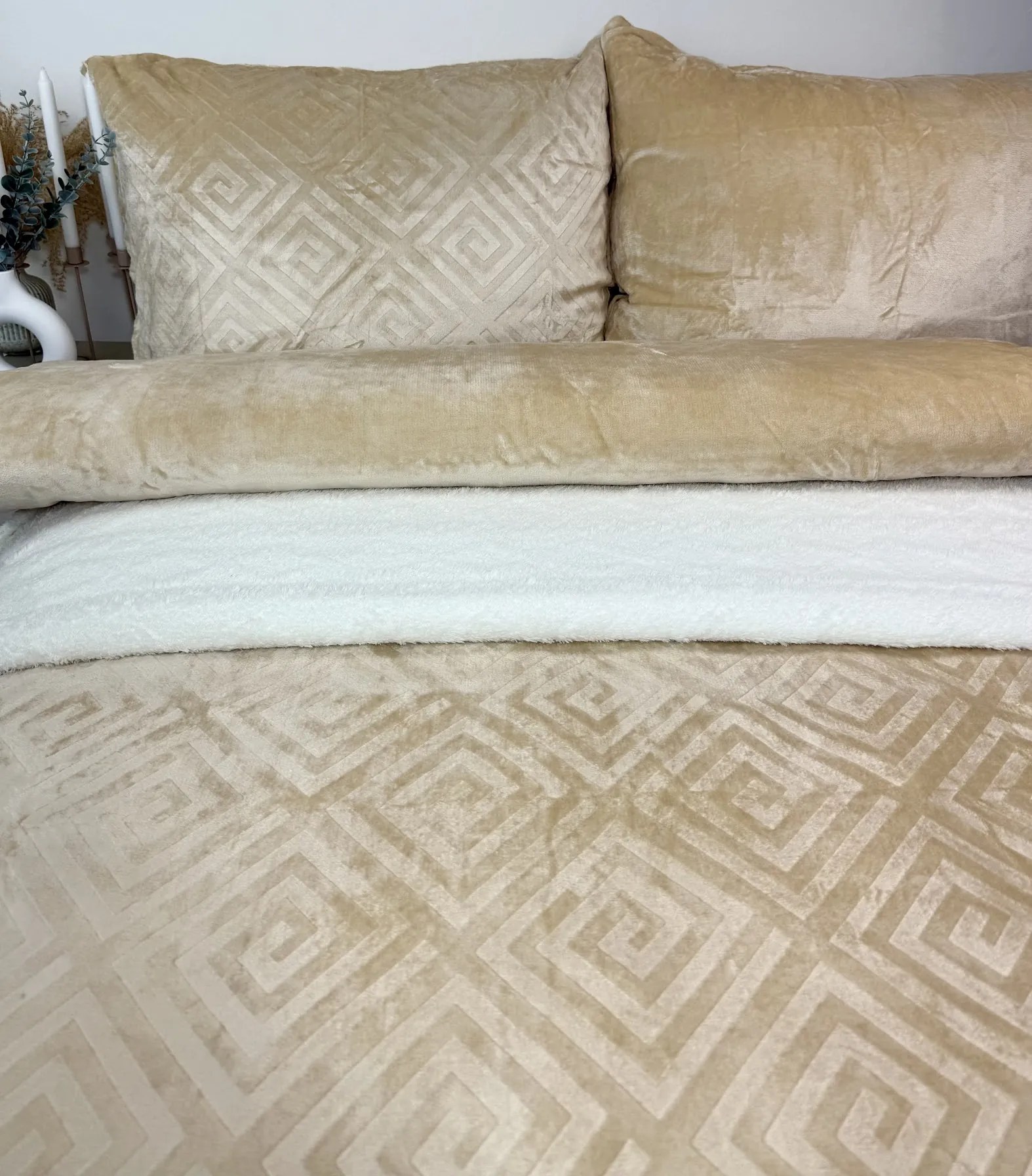 INTERMEDIC SK Posteľná obliečka Mikroplyš Snail béžová 140x200/70x90 cm – zapínanie na zips