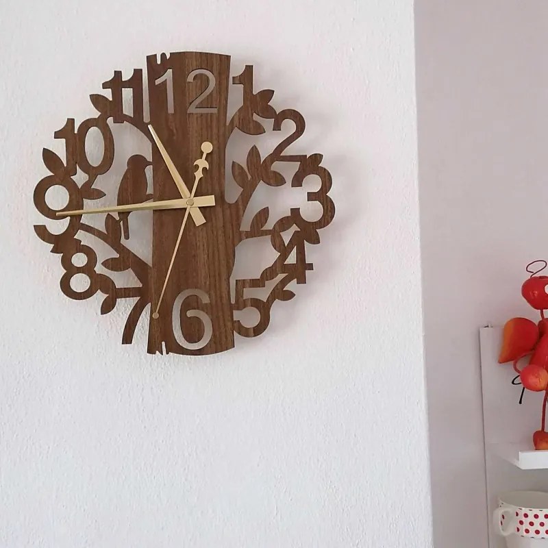 Drevené nástenné hodiny Vtáčik | Dizajnové hodiny na stenu | SENTOP HDF0162