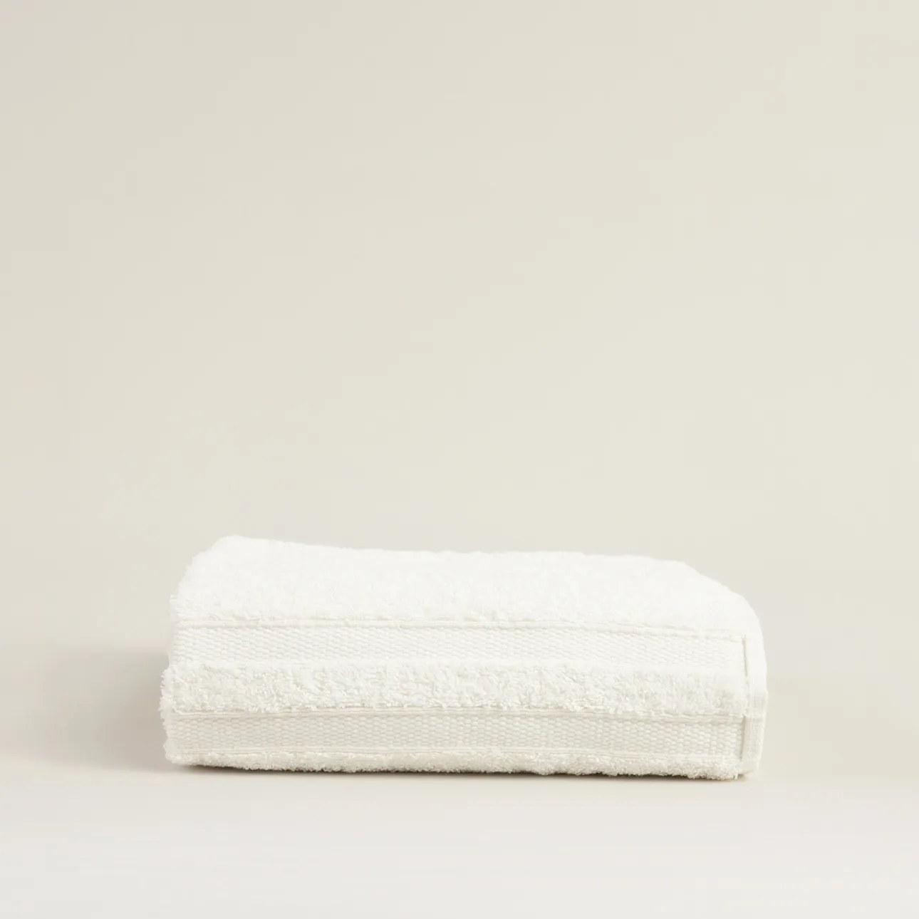 Uterák Essence 30x50 cm pure white
