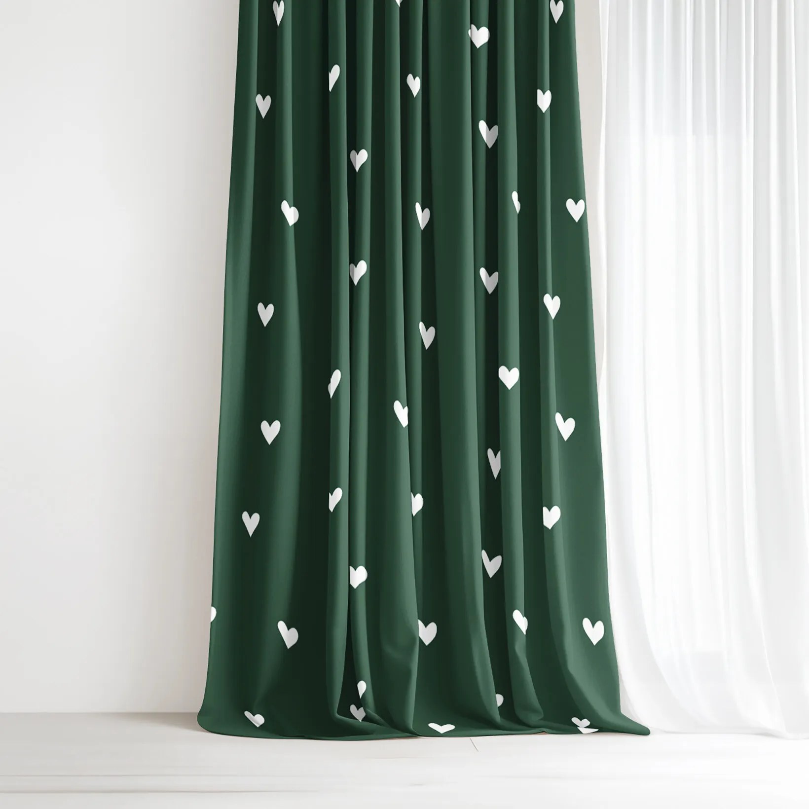 Goldea vianočný bavlnený záves - srdiečka na tmavo zelenom 140x150 cm