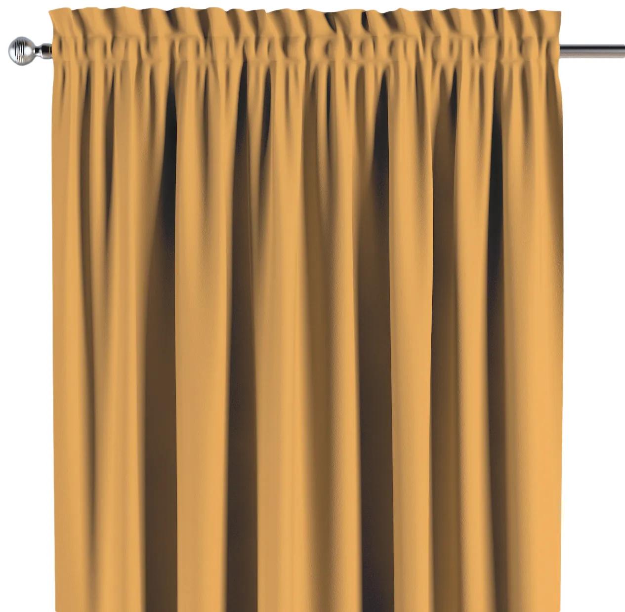 Záves s tunelom a volánom