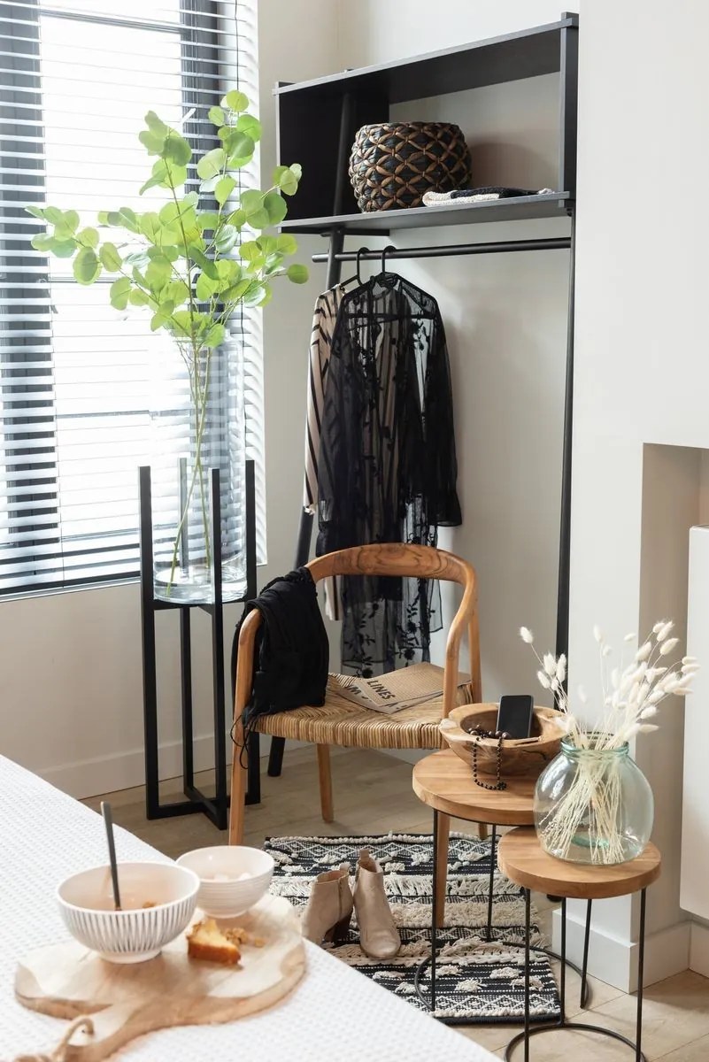 Čierny kovový stojan na kvetináč L 42,8*83 cm Čierny kovový stojan na kvetináč L 42,8*83 cm