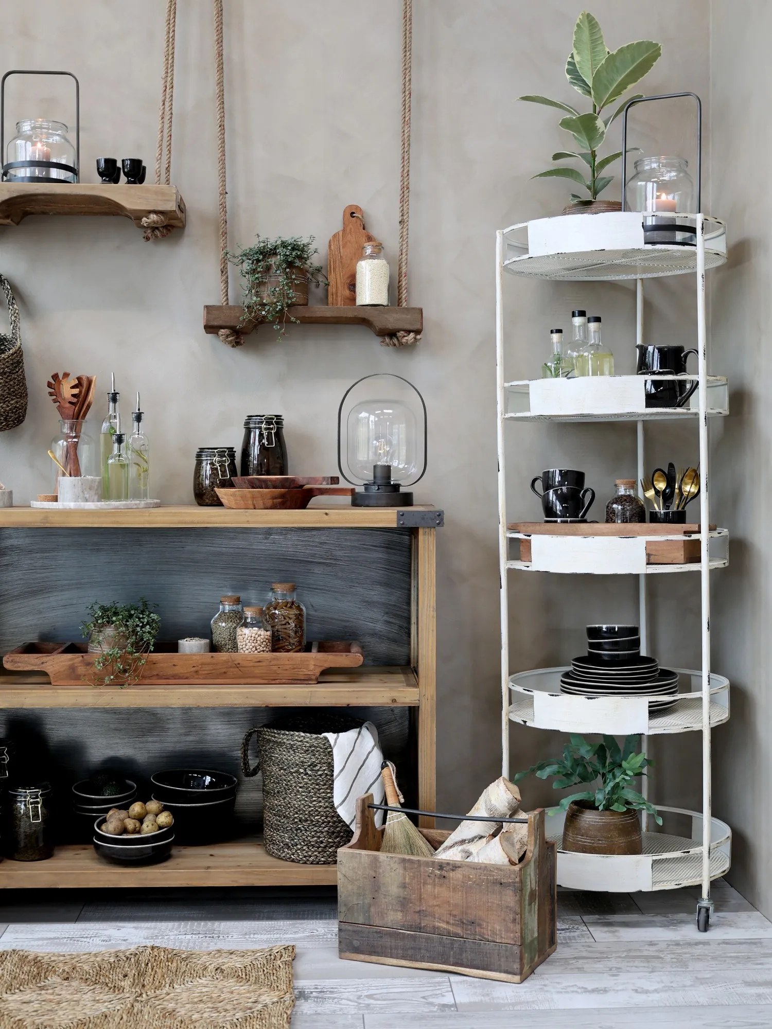 Biely antik kovový regál na kolieskach s podnosmi Fil de Fer - 53*157 cm