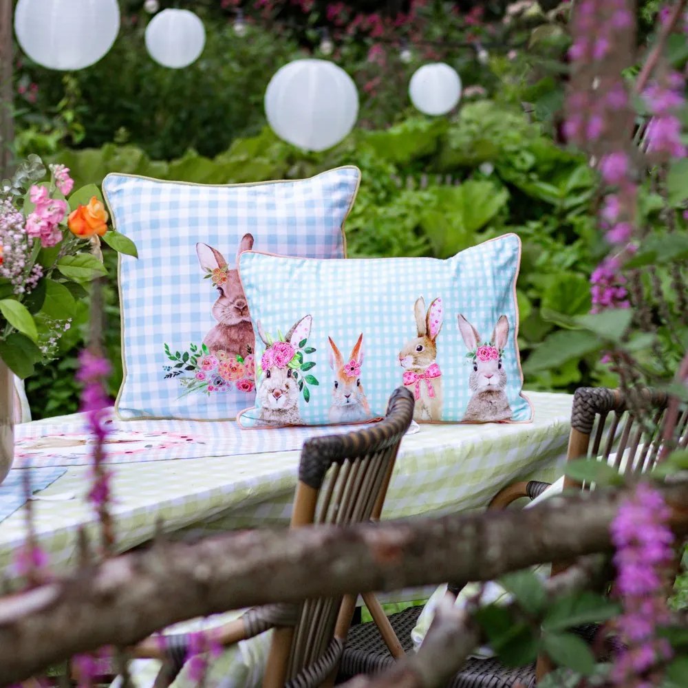 Modrý károvaný vankúš s králikom Rabbio - 45*45*15cm