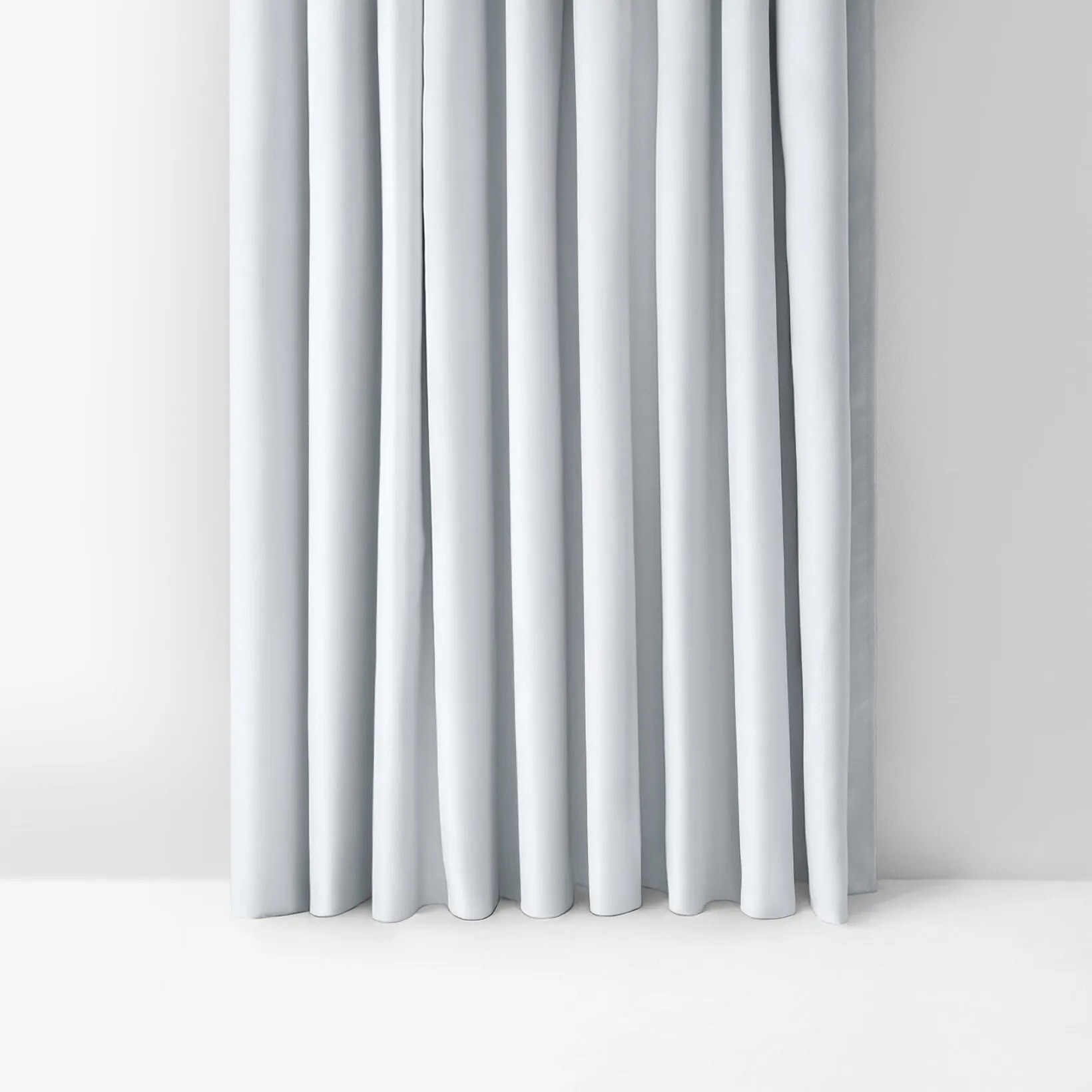 Goldea zatemňovací záves blackout - strieborný 270x200 cm