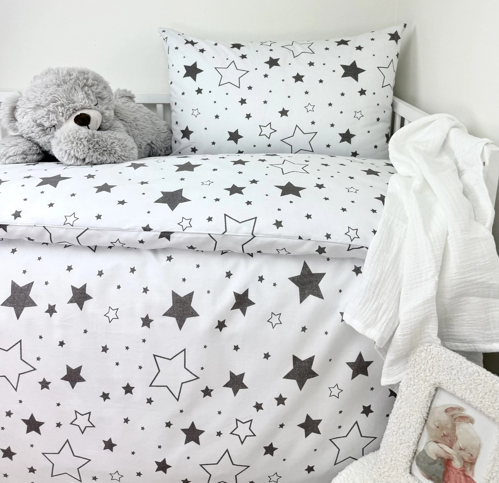 INTERMEDIC SK Detské obliečky 90x130/45x65 Sivé Hviezdičky – bavlna, zips