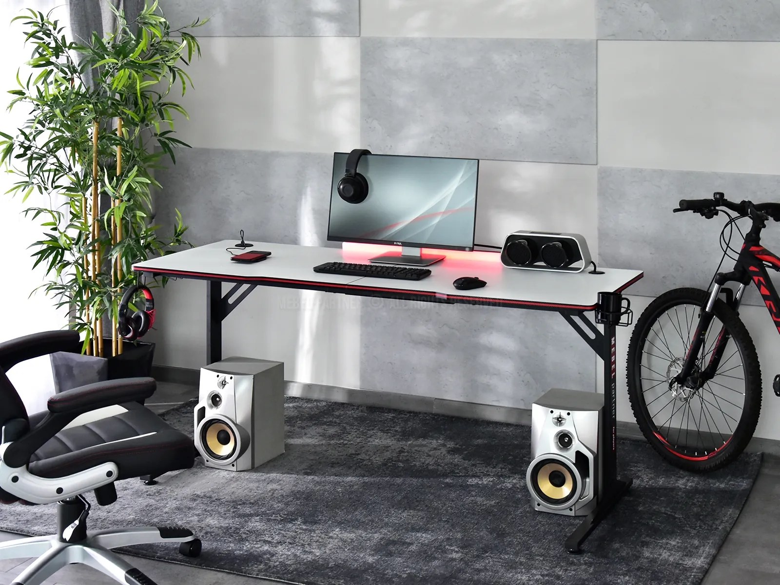 PC stolík Matts 160 (biela + čierna). Akcia -21%. Vlastná spoľahlivá doprava až k Vám domov. 1109782