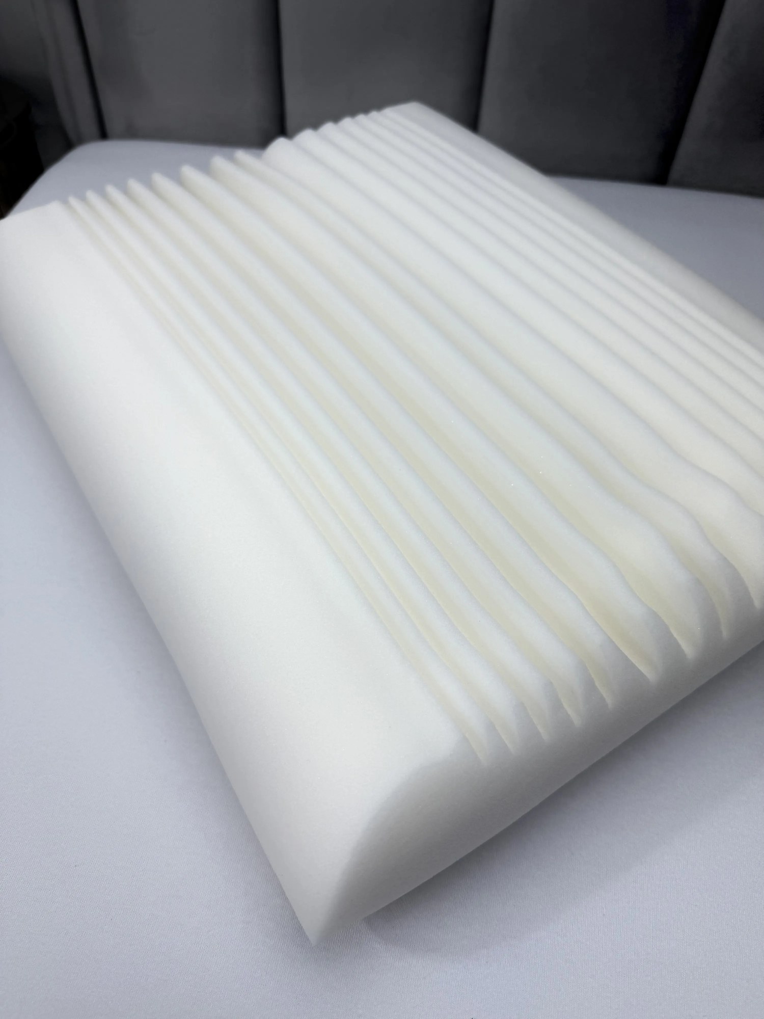 INTERMEDIC SK Anatomický vankúš Aloe Vera 30x40/12 cm – profilovaná PUR pena