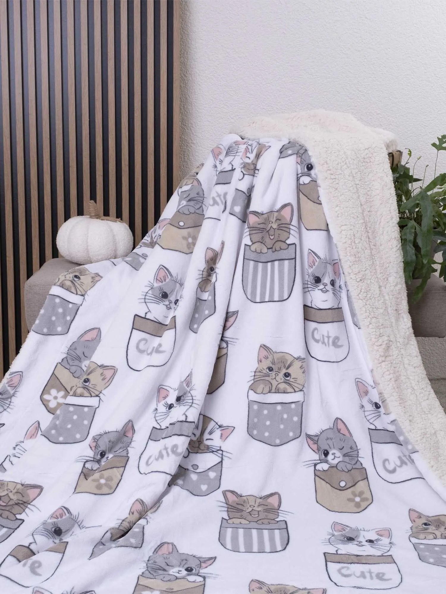 Baránková deka mikroplyš Exclusive 150 × 200 cm – Mačičky vo vrecku
