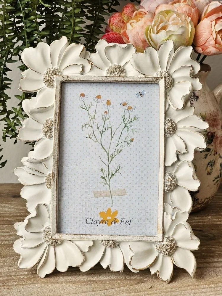 Biely fotorámik s patinou a kvetmi - 19*2*23 cm / 10*15 cm