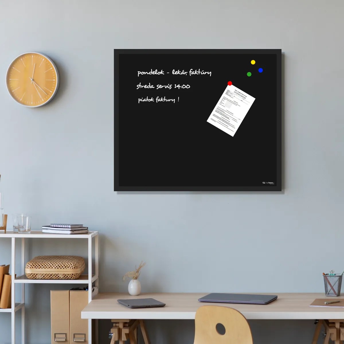 Toptabule.sk Čierna magnetická tabuľa v čiernom drevenom ráme 60x40 cm